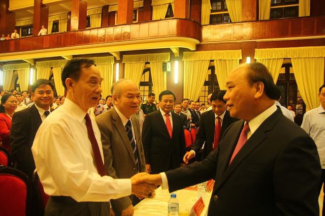 Thủ tướng Nguyễn Xuân Phúc: Giảng viên giỏi phải là nhà tư vấn tốt - Ảnh 1.