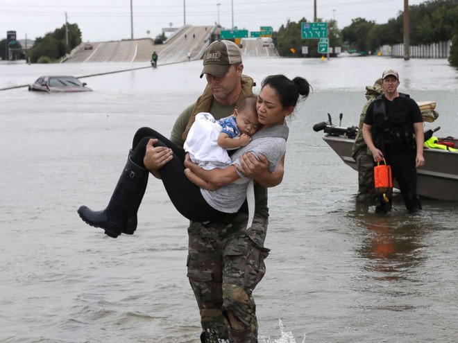 Phát hiện nguyên nhân kích hoạt sức tàn phá khủng khiếp của siêu bão Harvey - Ảnh 2.