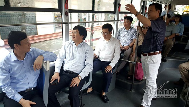 Chở 13.000 khách mỗi ngày, buýt nhanh BRT quá tải - Ảnh 2.