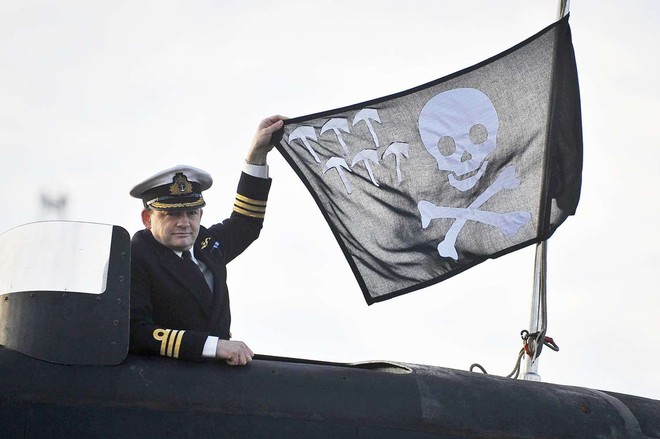 Tàu ngầm Mỹ bất ngờ treo cờ hải tặc sau khi hoàn thành nhiệm vụ bí ẩn ở Triều Tiên? - Ảnh 2.