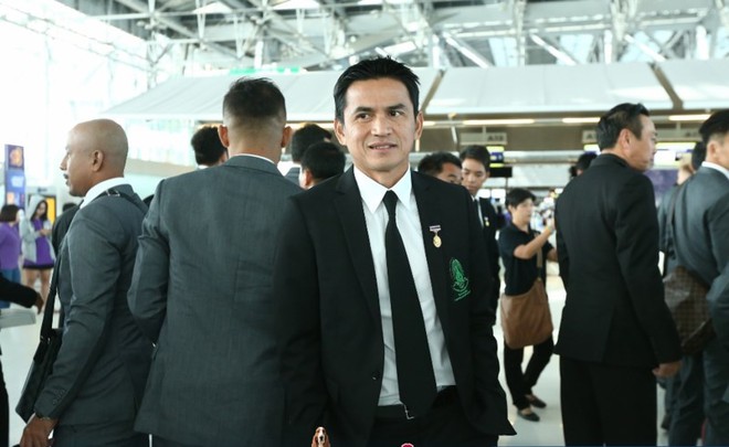 Cựu tiền vệ HA Gia Lai “đẩy” Kiatisak sang... Indonesia - Ảnh 1.