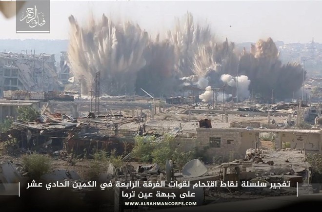 QĐ Syria thiệt hại nặng sau vụ nổ khủng khiếp ở Damascus: Khủng bố IS đánh như đặc công - Ảnh 1.