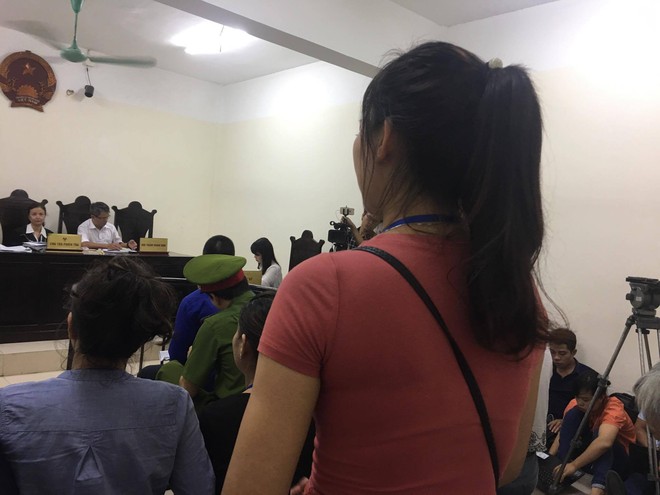 Bị cáo dâm ô bé gái 8 tuổi ở Hoàng Mai bị tuyên 24 tháng tù giam - Ảnh 1.