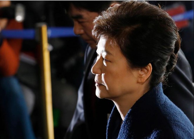 Bà Park Geun-hye muốn gánh tội thay cấp dưới - Ảnh 1.