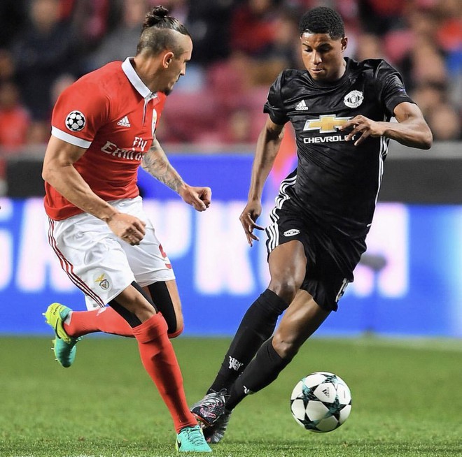 ĐIỂM NHẤN Benfica 0-1 M.U: Rashford hay nhất trận. Lukaku và Mkhitaryan đang chững lại - Ảnh 1.