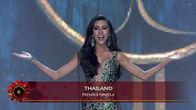 Người đẹp Thái Lan vấp té ngay trên sân khấu Miss Grand International 2017 - Ảnh 1.