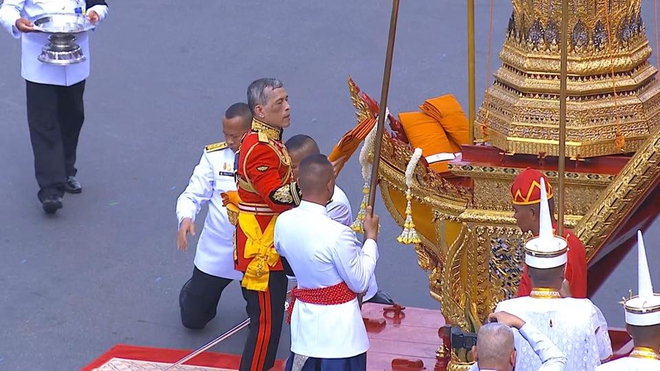 Toàn cảnh lễ hỏa táng cố Quốc vương Thái Lan Bhumibol - Ảnh 16.