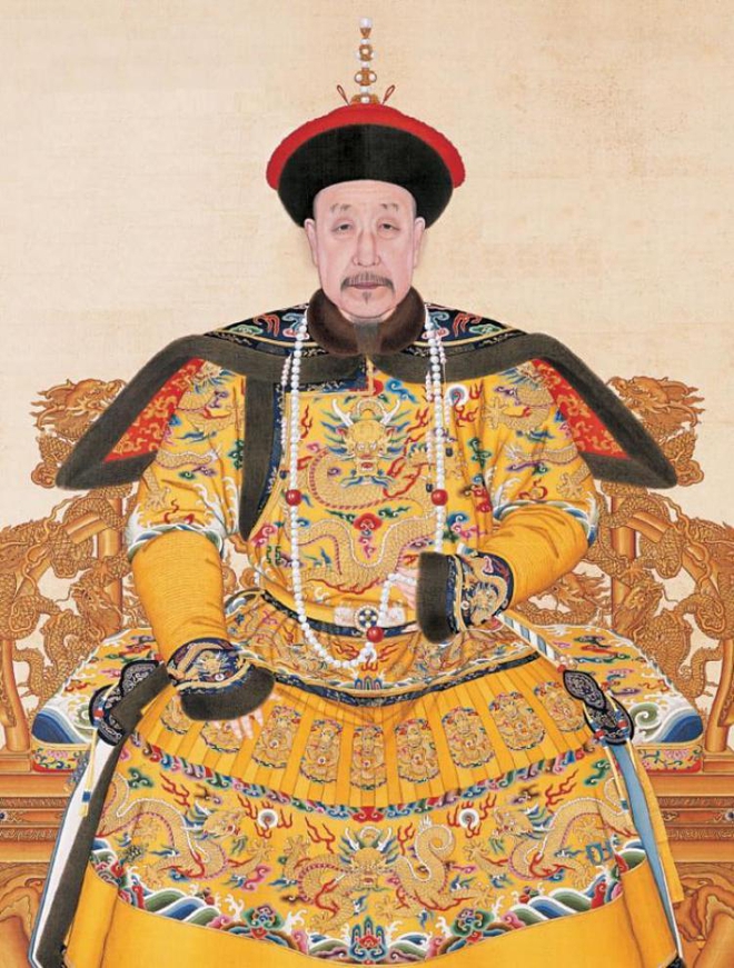 Những bí ẩn đằng sau long bào của Hoàng đế Trung Hoa: Chiếc áo được trang trí công phu nhất thế giới - Ảnh 1.