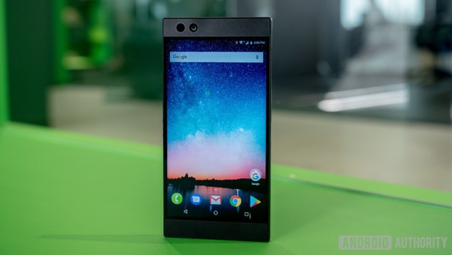 Razer Phone ra mắt với 8 GB RAM, màn hình Ultramotion 120 Hz - Ảnh 1.