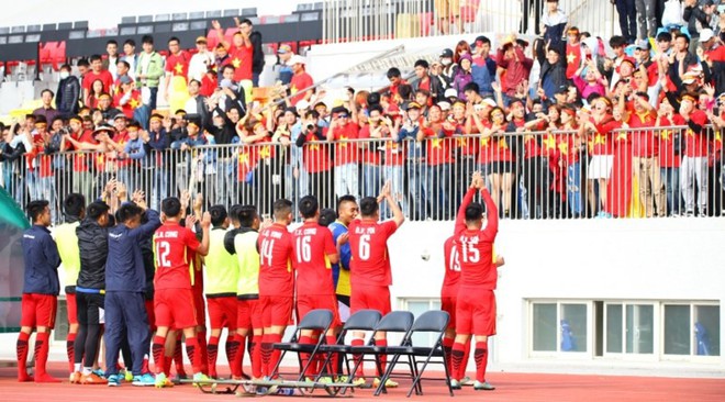 Tác giả “cú đúp” cho U-19 Việt Nam từng thi rớt - Ảnh 2.