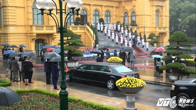 Chủ tịch nước Trần Đại Quang tiếp đón nữ Tổng thống Chile tại Hà Nội - Ảnh 1.