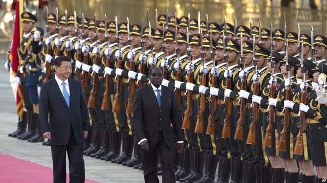Tư lệnh Zimbabwe đến Trung Quốc 7 ngày trước vụ hạ bệ tổng thống Mugabe để làm gì? - Ảnh 3.