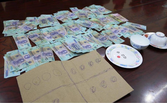 Lạng Sơn: Phá chuyên án, bắt 16 đối tượng xóc đĩa ăn tiền - Ảnh 1.