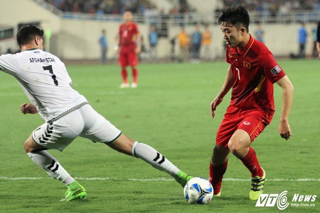 HLV Park Hang Seo ra mắt nhạt nhòa, tuyển Việt Nam tụt 4 bậc trên BXH FIFA - Ảnh 1.