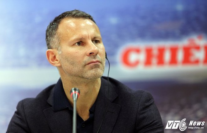 Nhìn V-League hạ màn, nhớ giấc mơ World Cup ngàn vàng của học trò Ryan Giggs - Ảnh 1.