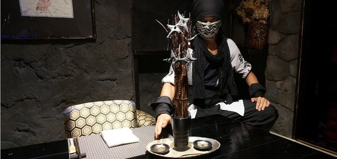 Đây chắc chắn là những nhà hàng “kỳ quặc” nhất thế giới mà chỉ ở Nhật Bản mới có - Ảnh 2.