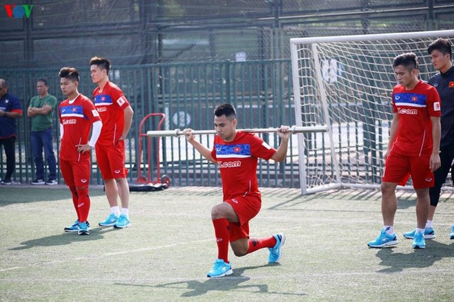 Cầu thủ U23 Việt Nam bị HLV Park Hang Seo đánh đòn vì tập sai - Ảnh 1.
