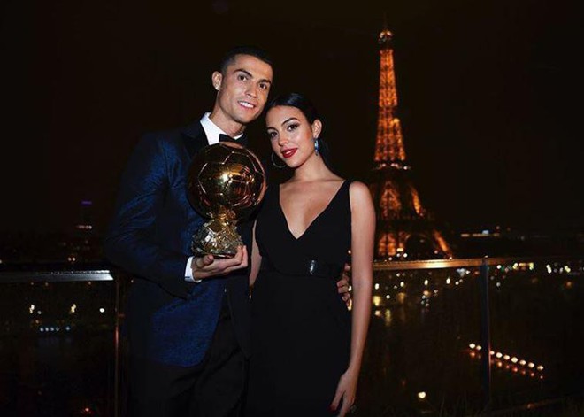 Con gái Ronaldo và Georgina được tặng món quà nhỏ siêu dễ thương - Ảnh 1.