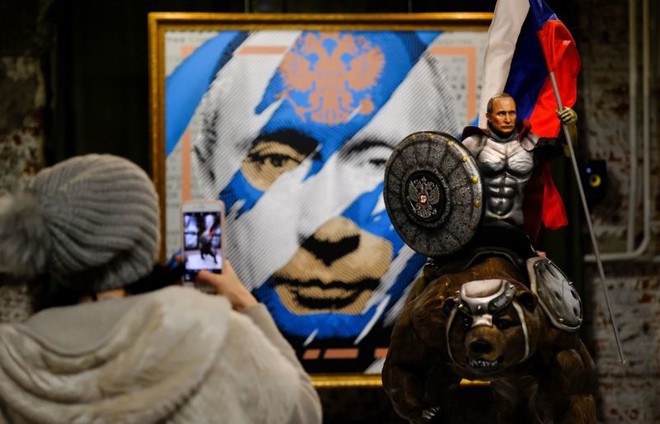 Tổng thống Nga Putin được ví với siêu anh hùng thời hiện đại - Ảnh 1.