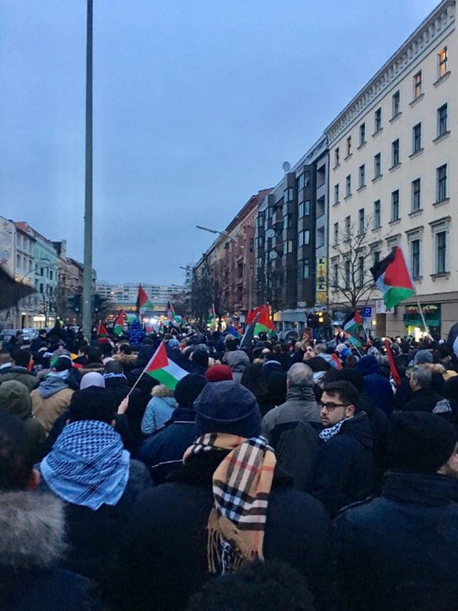 Giới chức Đức đau đầu vì làn sóng biểu tình chống Mỹ-Israel ở Berlin - Ảnh 1.