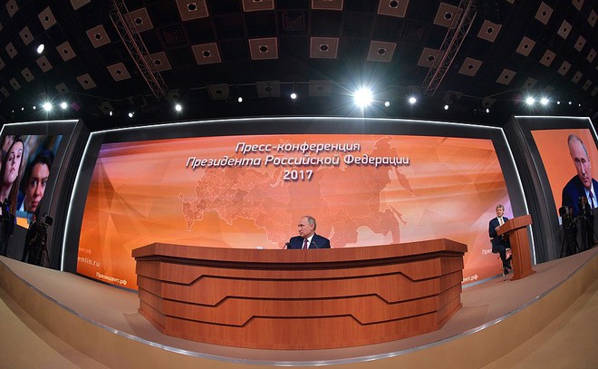 Ông Putin: Đại sứ Nga có tiếp xúc với chiến dịch ông Trump cũng là bình thường, có ai cấm đâu? - Ảnh 1.