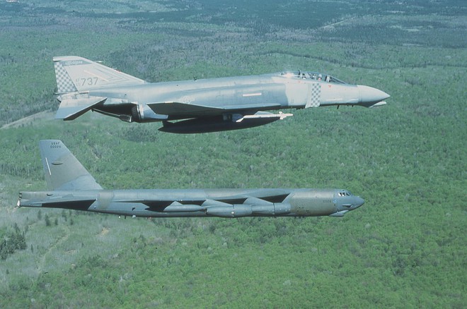B-52 tinh vi, nham hiểm vẫn sấp mặt bởi tên lửa VN: Điều Mỹ lo sợ nhất đã xảy ra - Ảnh 1.
