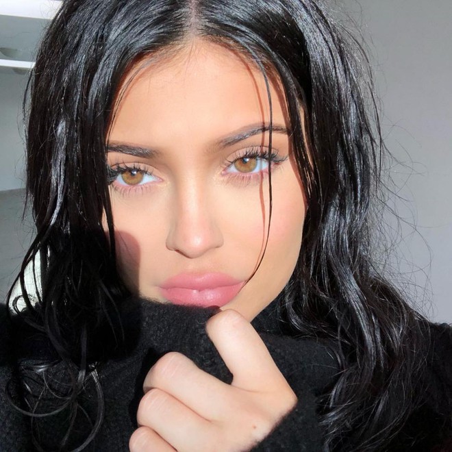 Kylie Jenner đau buồn vì bạn trai đi chơi với vũ nữ thoát y, bỏ mặc cô mang bầu ở nhà một mình? - Ảnh 2.