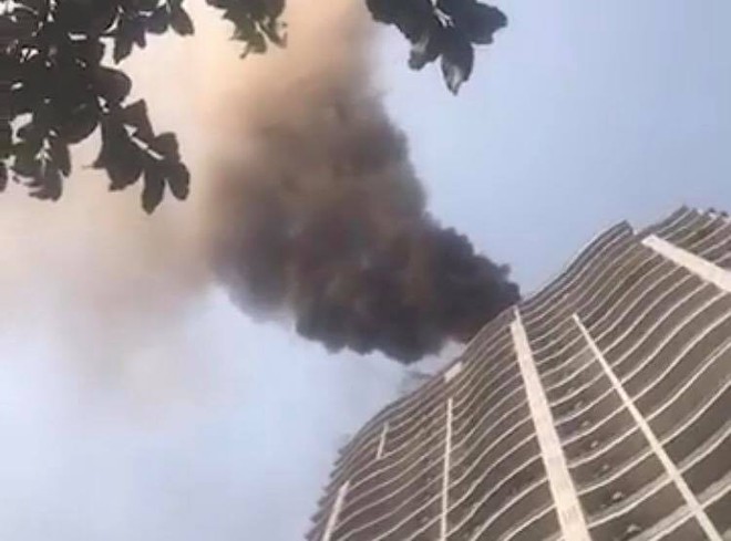 Cháy lớn tại chung cư cao cấp cạnh Hồ Tây - Hà Nội - Ảnh 3.