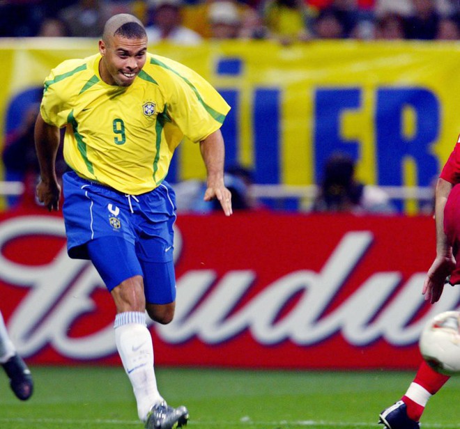 Ronaldo béo tiết lộ lý do để kiểu tóc thằng Bờm ở World Cup 2002 - Ảnh 1.