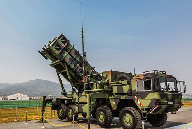 Hàn Quốc thuê trường bắn của UAE để thử phòng thủ tên lửa - Ảnh 1.