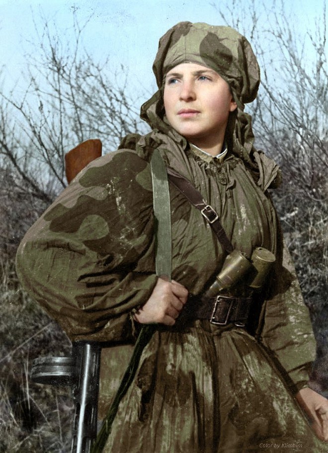 Ảnh màu hiếm về nữ binh sĩ Hồng quân Liên Xô trong Thế chiến II - Ảnh 11.