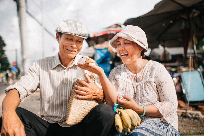 Bố mẹ trong bộ ảnh 25 năm gắn bó cánh đồng đi thăm con, lại có thêm những khoảnh khắc yêu thương đến cay mũi! - Ảnh 11.