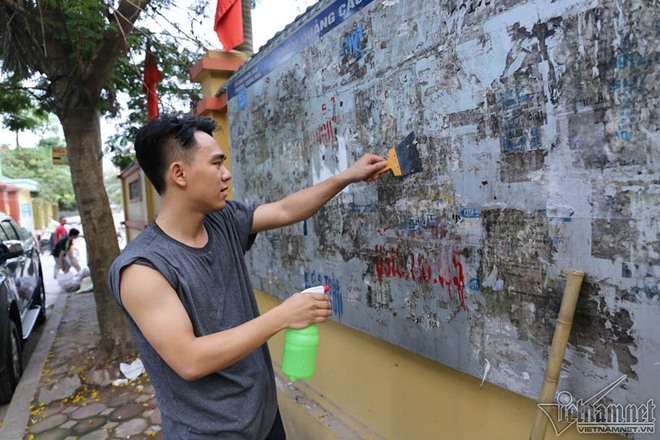 Cựu binh Mỹ cặm cụi làm sạch ngõ, phố Hà Nội - Ảnh 12.