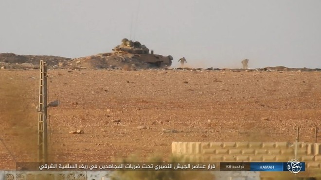 NÓNG: Đau xót, cả đoàn xe tăng QĐ Syria lọt bẫy, bị IS hủy diệt hàng loạt ở Đông Hama - Ảnh 12.