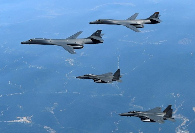 Quái vật B-1B Lancer Mỹ dùng tấn công cứ địa tên lửa Triều Tiên khủng đến đâu? - Ảnh 12.