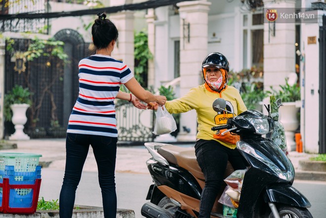 Sữa tươi Mười vào sáng tinh mơ và câu chuyện 20 năm gây thương nhớ của những cô chủ quán dễ thương nhất Sài Gòn - Ảnh 12.