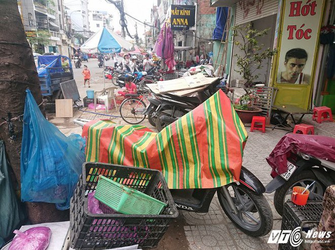 Vắng bóng ông Đoàn Ngọc Hải, vỉa hè quận 1 biến thành chợ - Ảnh 13.