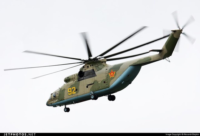 Trực thăng “lực sĩ bay” Mi-26 của Nga - Ảnh 12.