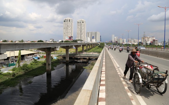 Toàn cảnh tuyến metro số 1 nằm chờ vì thiếu vốn - Ảnh 13.