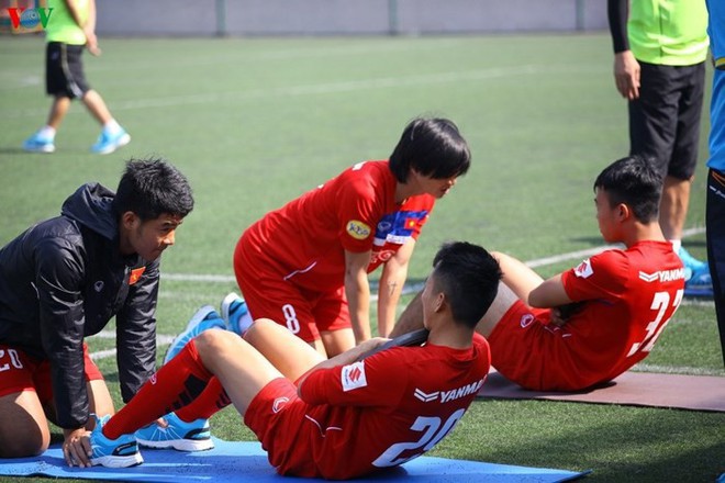 Cầu thủ U23 Việt Nam bị HLV Park Hang Seo đánh đòn vì tập sai - Ảnh 13.