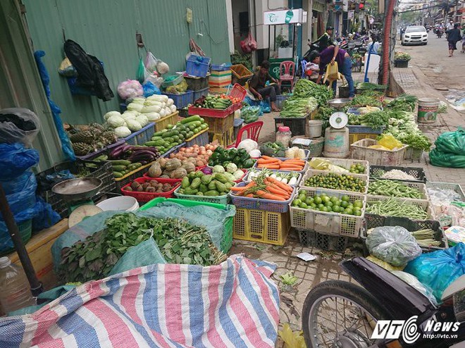 Vắng bóng ông Đoàn Ngọc Hải, vỉa hè quận 1 biến thành chợ - Ảnh 16.