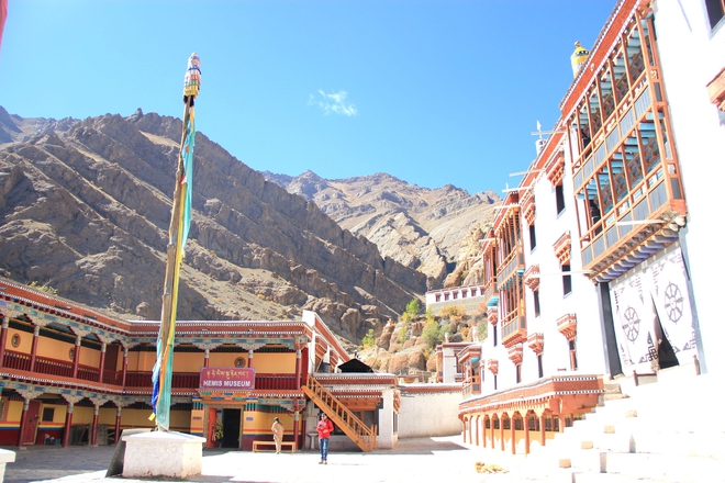 Mùa thu ở Ladakh: Hành trình trải nghiệm của 1 phụ nữ Việt đến nơi đẹp tựa “thiên đường ẩn giấu” ở Ấn Độ - Ảnh 16.