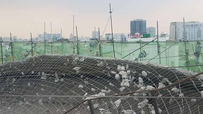 Cận cảnh thủy đài khổng lồ bị tháo dỡ ở Sài Gòn - Ảnh 18.