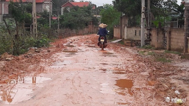 Những con đường “tắm bùn” ở Bố Trạch - Quảng Bình - Ảnh 3.