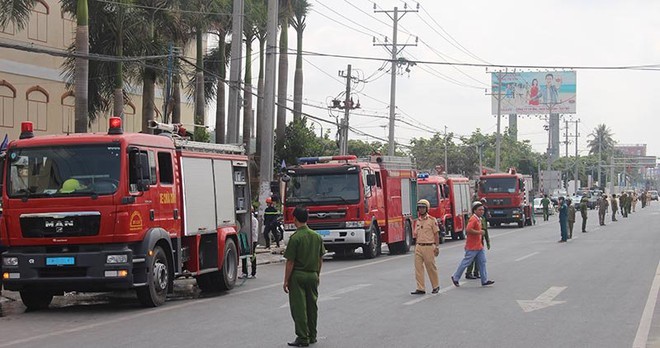 Cháy lớn tại công ty may, nghìn công nhân bỏ chạy - Ảnh 3.