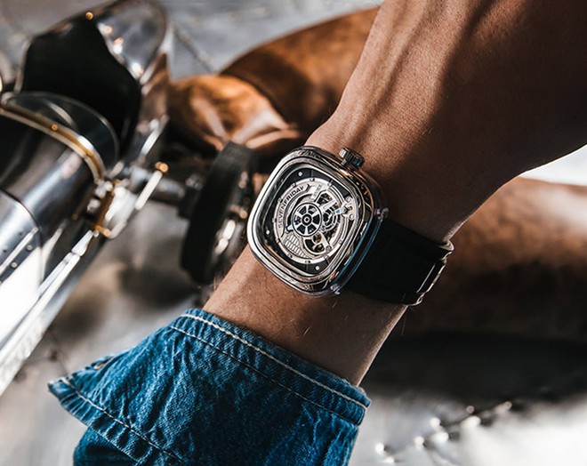 SevenFriday tiếp tục ra thiết kế mới trong suốt - Ảnh 3.