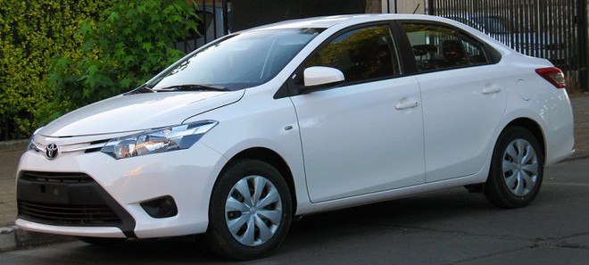 Nhiều mẫu ô tô Toyota giảm mạnh chưa từng có - Ảnh 1.