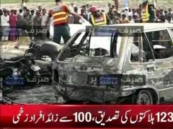 Lật xe chở dầu ở Pakistan, hơn 120 người chết - Ảnh 3.