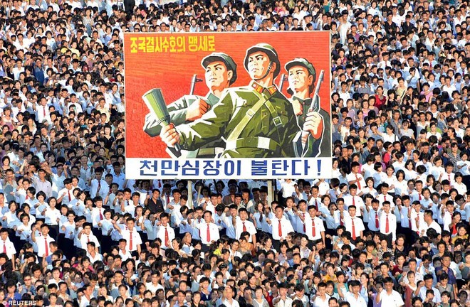 Hàng vạn người Triều Tiên mít tinh thách thức Mỹ - Ảnh 3.