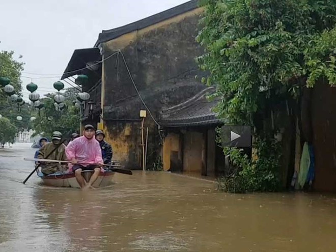 Lũ miền Trung đặc biệt lớn, sát mức thảm họa - Ảnh 3.